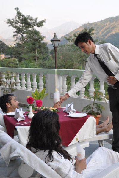 Scenic Dining Experience