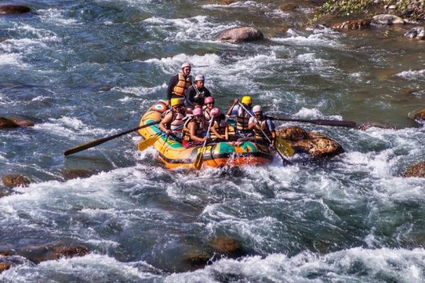 River_Rafting_-_gumak.kad_pahadi_hvo2hT0